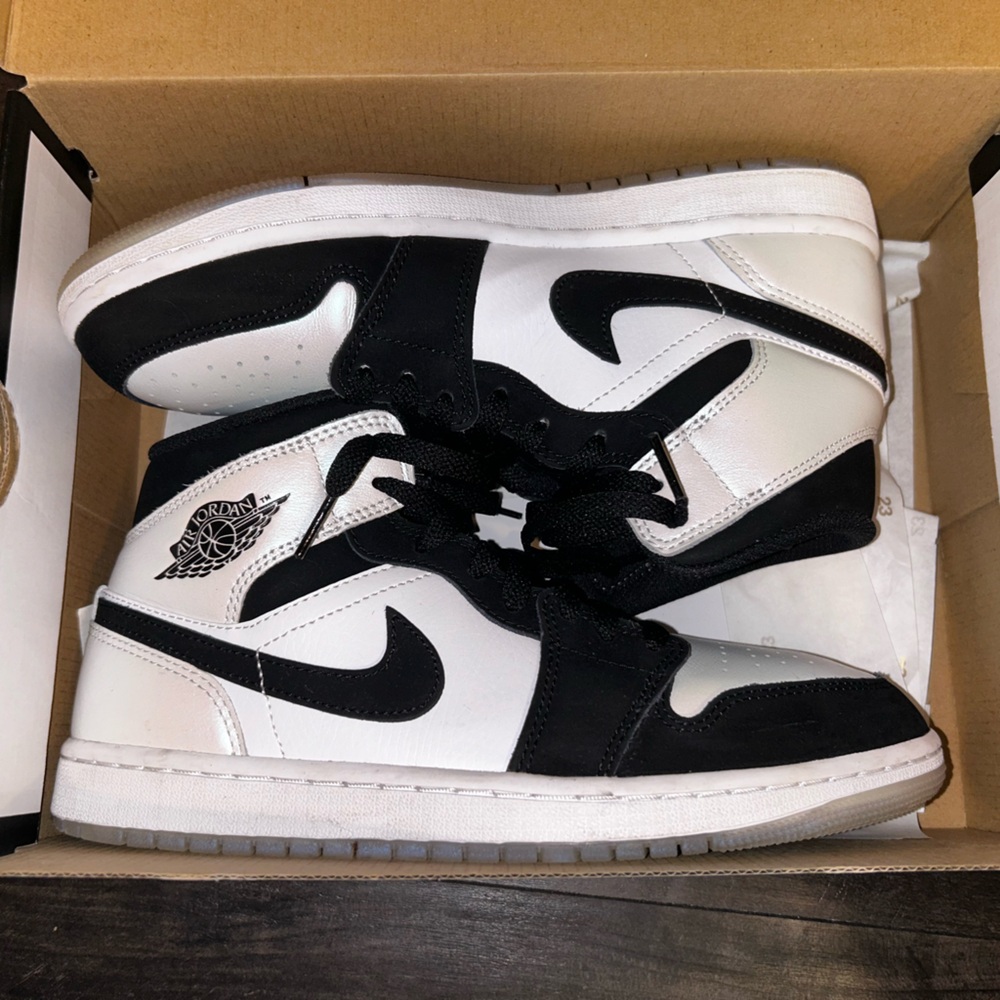 Air Jordan 1 Mid Se Diamond